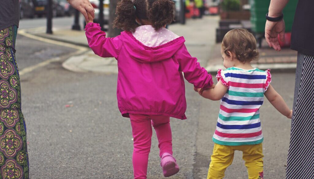 Free image/jpeg Resolution: 4344x3128, File size: 3Mb, Happy kids on a city street