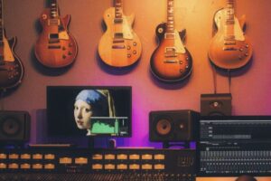 music-guitars-recording-audio-arts-rock-pubdomain-Caught-In-Joy